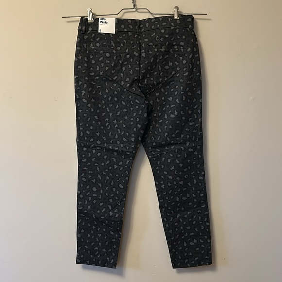 Old Navy Pixie ankle jeans.stretchy size 8 grey/black print new with tags - Picture 3 of 4